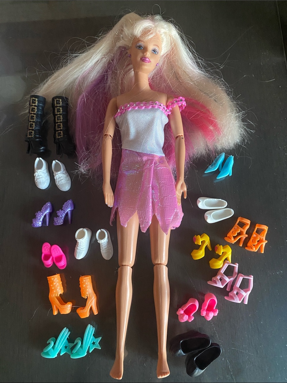 1990s Mattel Happenin Hair Barbie Doll & Unique Shoe accessories toys